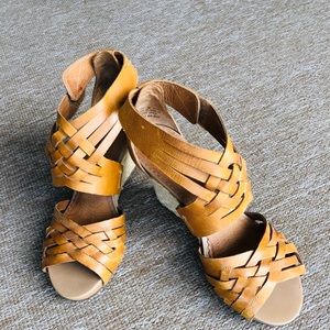 Wedge shoes, tan, leather, sz 8, 2 1/2” heel.